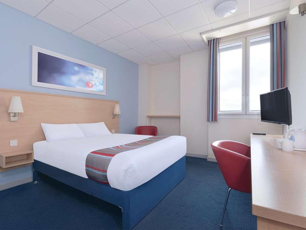Travelodge Swindon Central Cameră foto