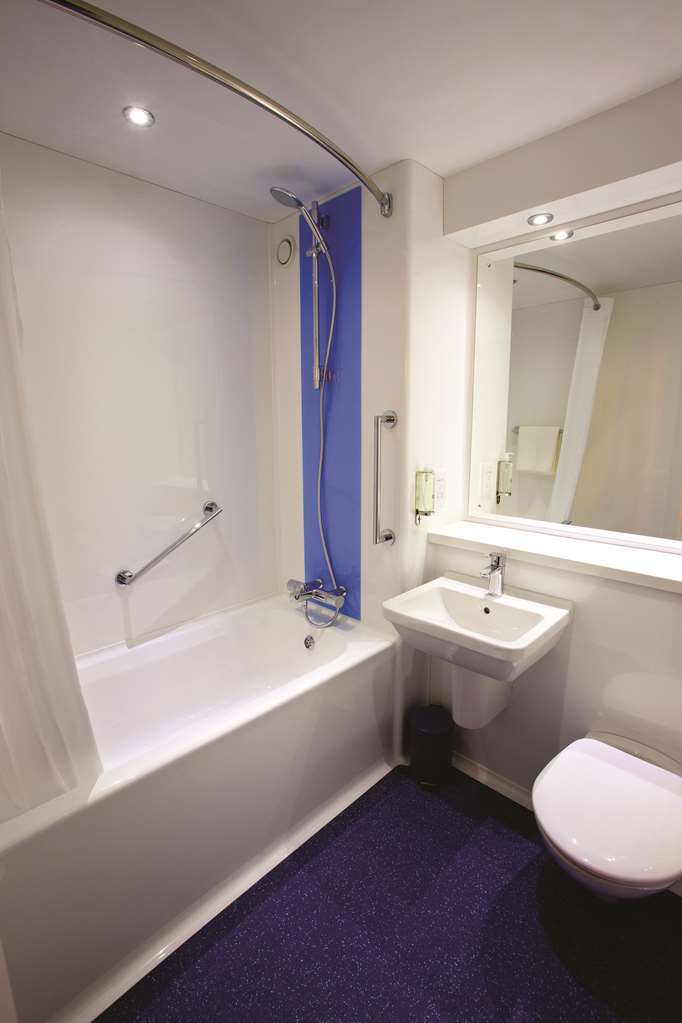 Travelodge Swindon Central Cameră foto